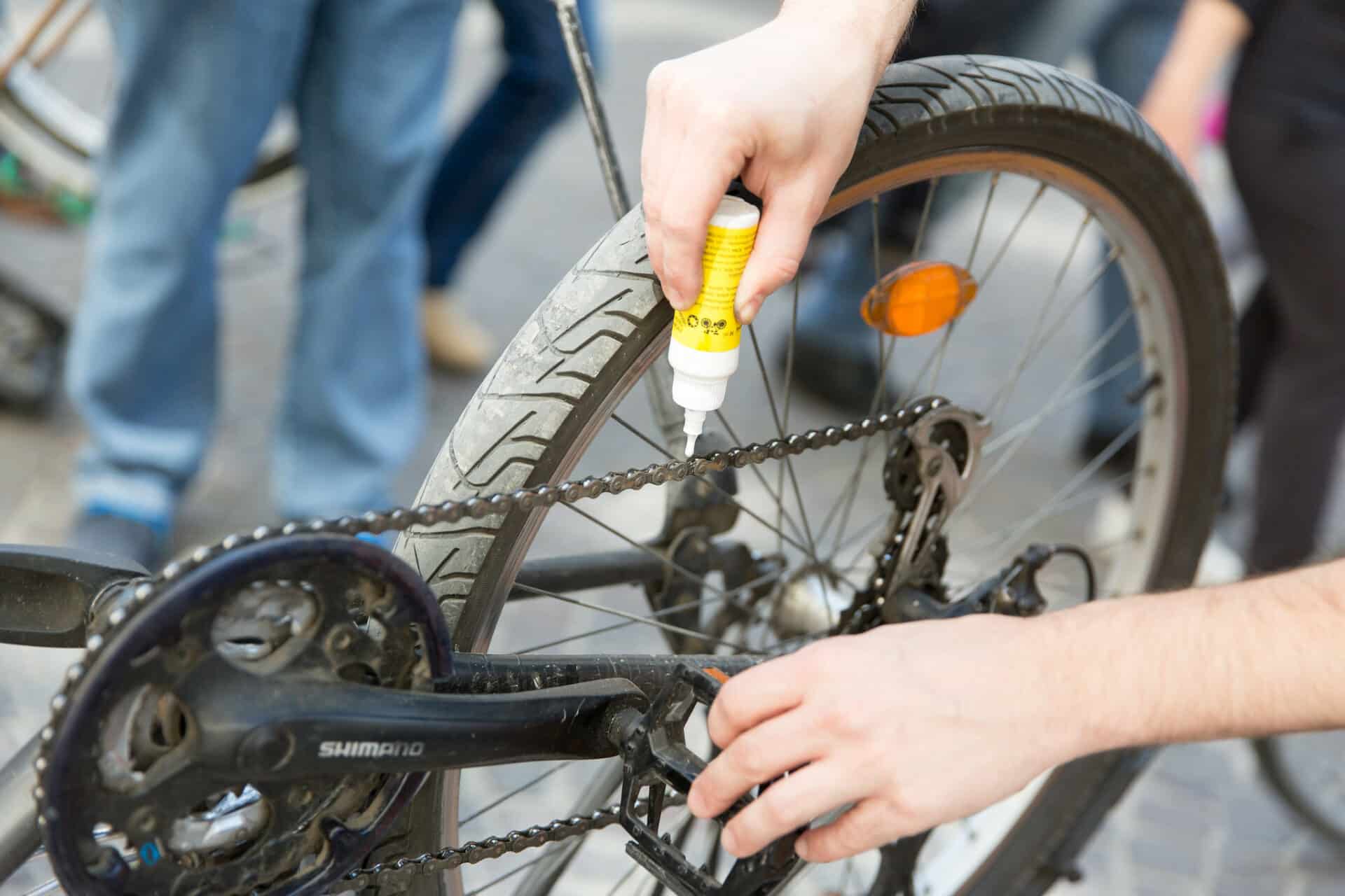 Vedlikehold av kjede og drivverk på en sykkel